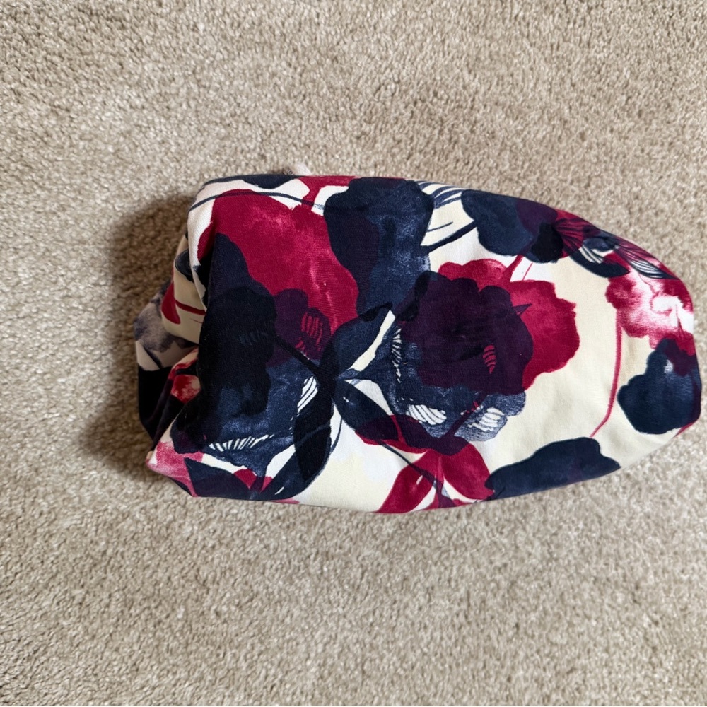 Lululemon Athletica Red and Blue Floral Scarf